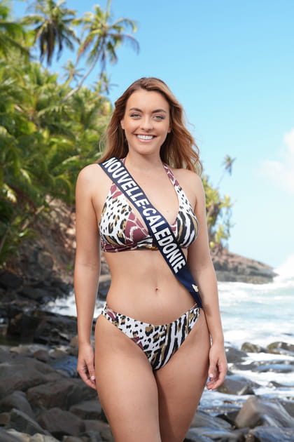 Emma Grousset (Miss Nouvelle-Calédonie) pose en maillot