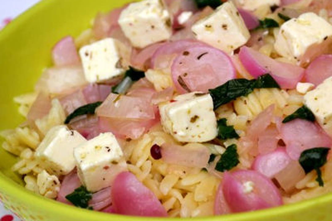 Pâtes grecques aux radis et à la feta