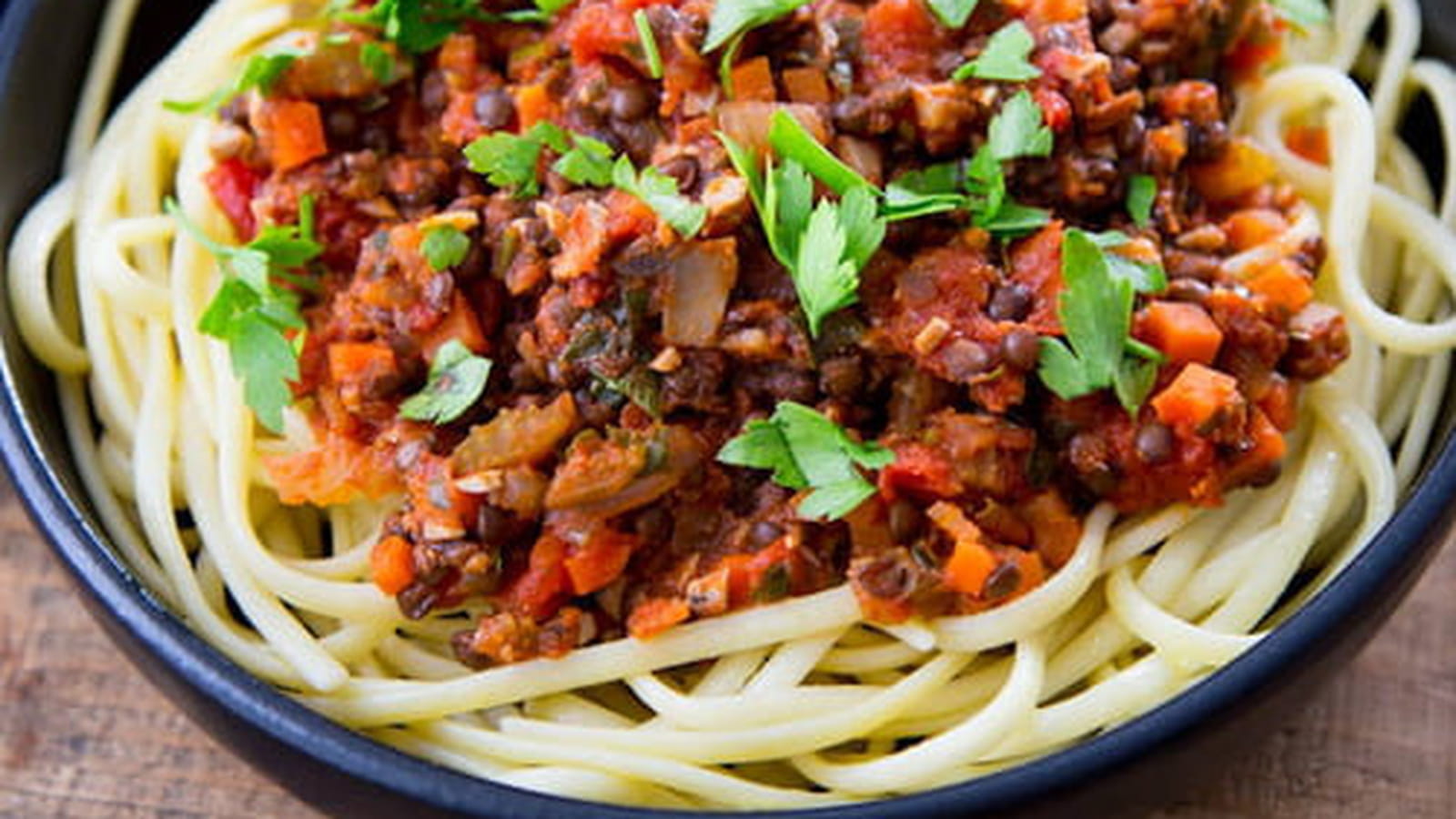 Linguine & veggie bolognaise