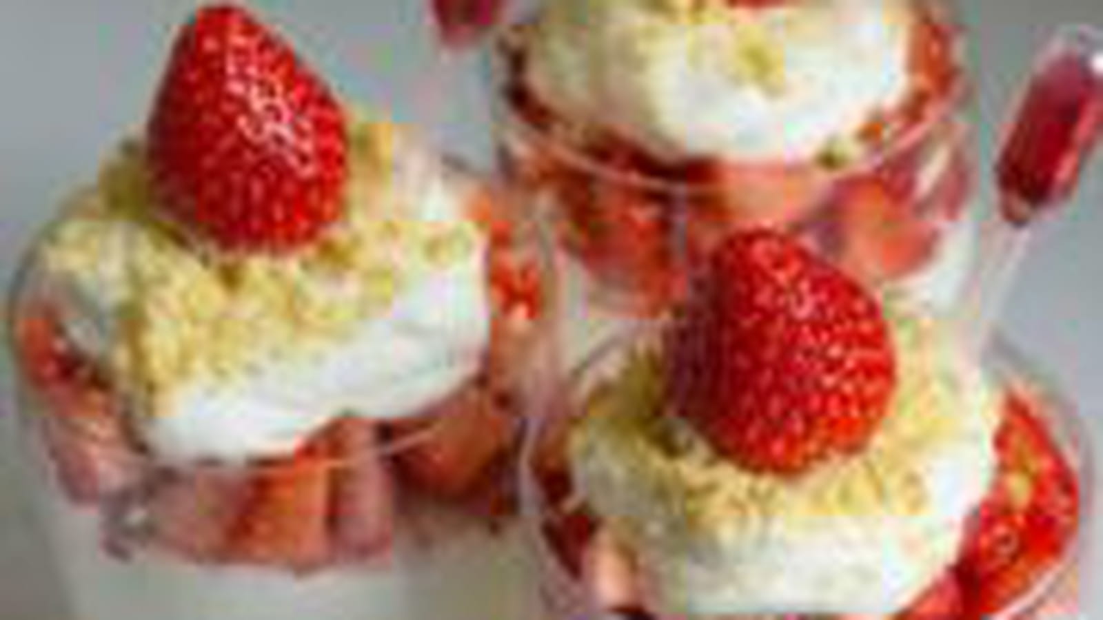 Verrines fraise, mascarpone, sablé