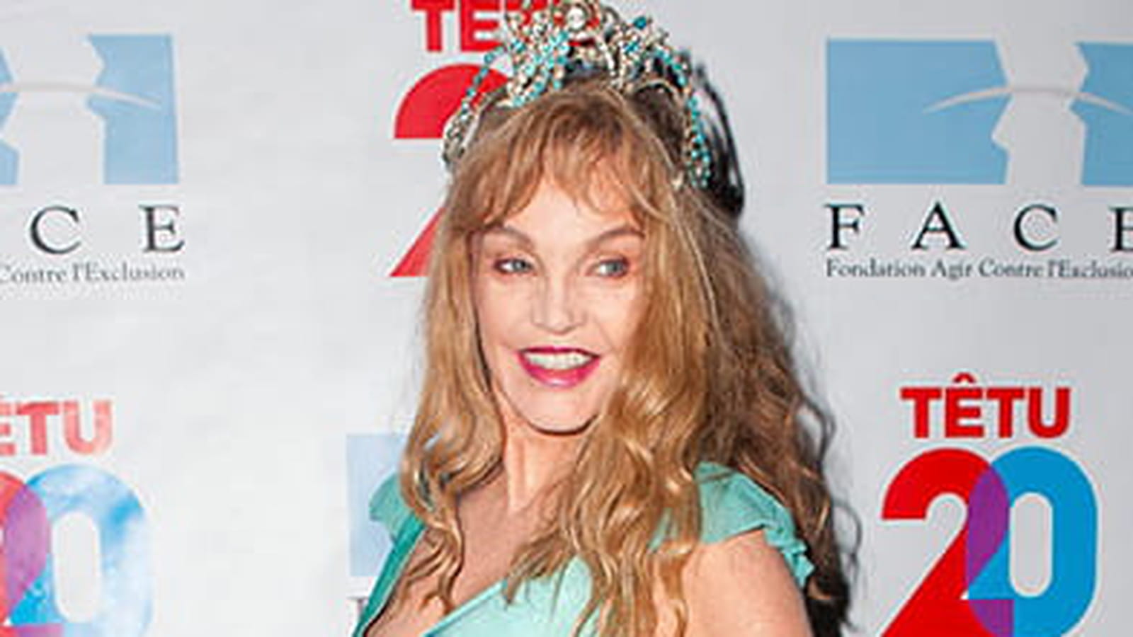Ces 22 clichés prouvent qu'Arielle Dombasle est une icône mode trop souvent ignorée