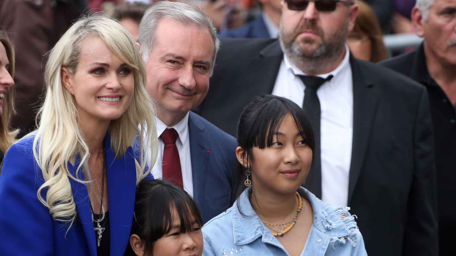 Laeticia, Jade, Joy Hallyday et le maire de Toulouse