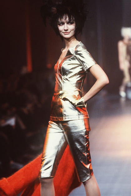 D&eacute;fil&eacute; Thierry Mugler automne-hiver 2000-2001