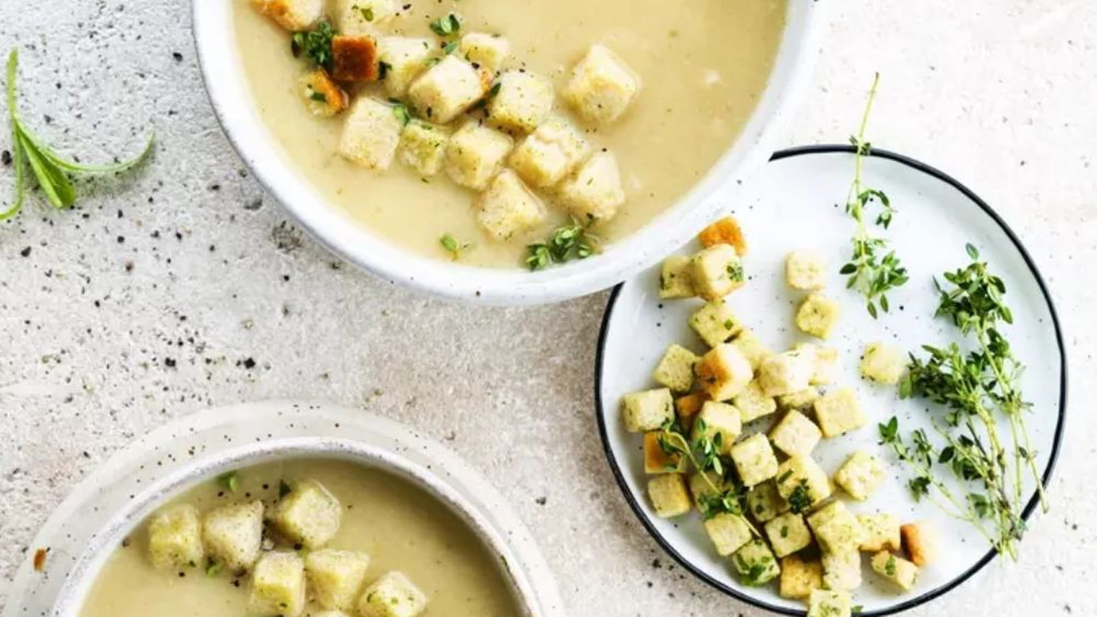 Soupe à l'artichaut et croûtons