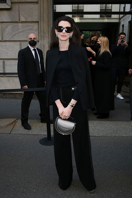 Anne Hathaway au défilé Giorgio Armani