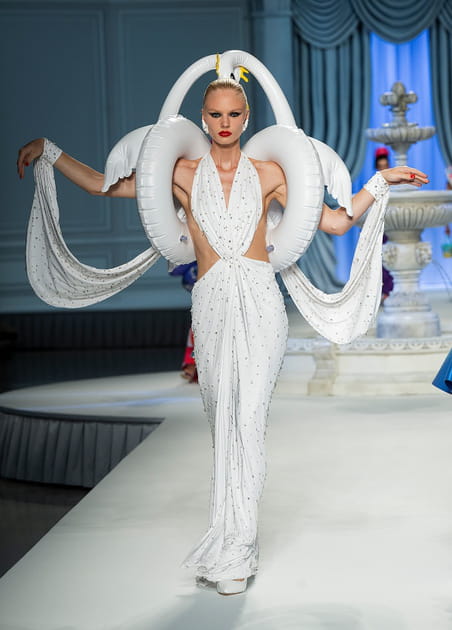 Look 58&nbsp;du d&eacute;fil&eacute; Moschino
