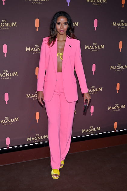 Flora Coquerel en smoking rose