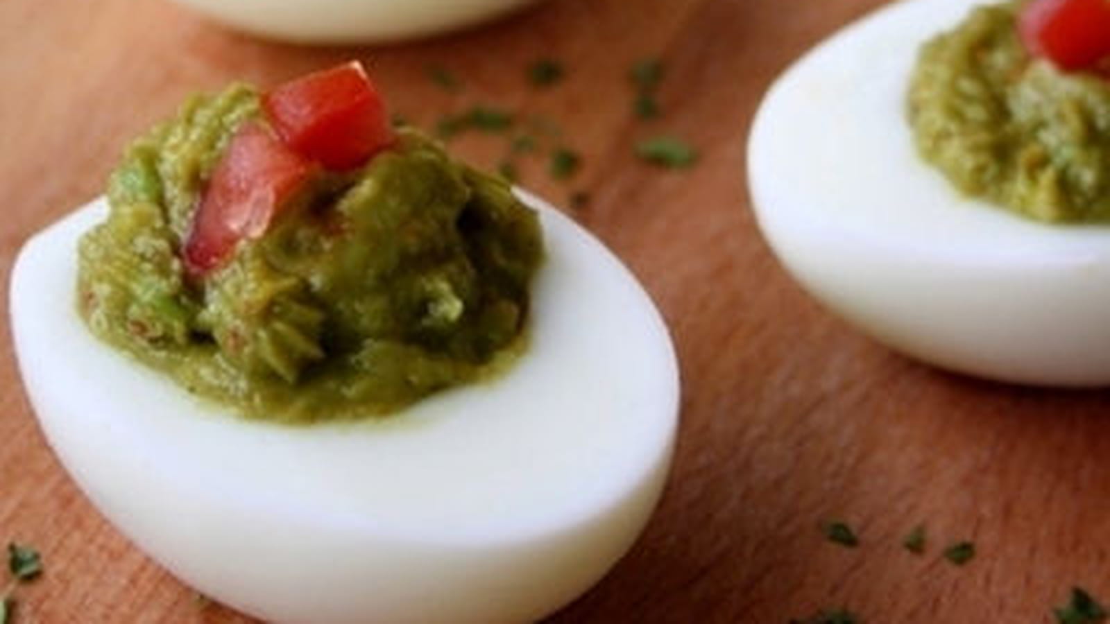 Oeufs farcis au guacamole façon mimosa  