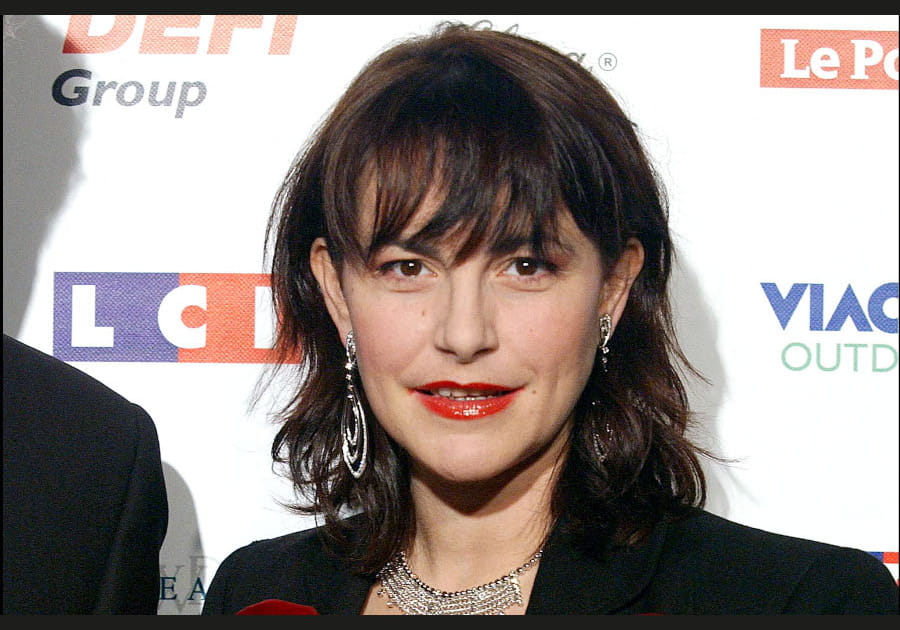 La bouche glossy de Lio