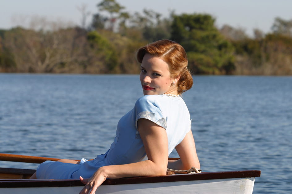 Le chignon r&eacute;tro de Rachel McAdams