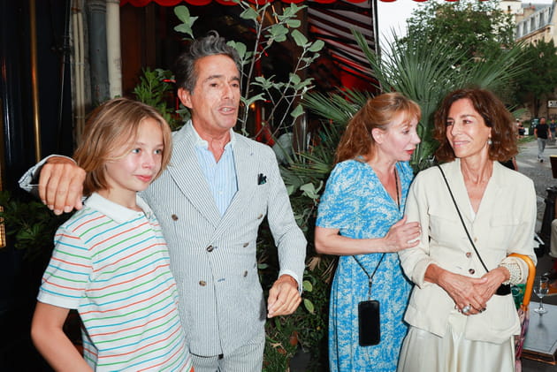 Billy Blanchard avec sa m&egrave;re Julie Depardieu et Vincent Darr&eacute;