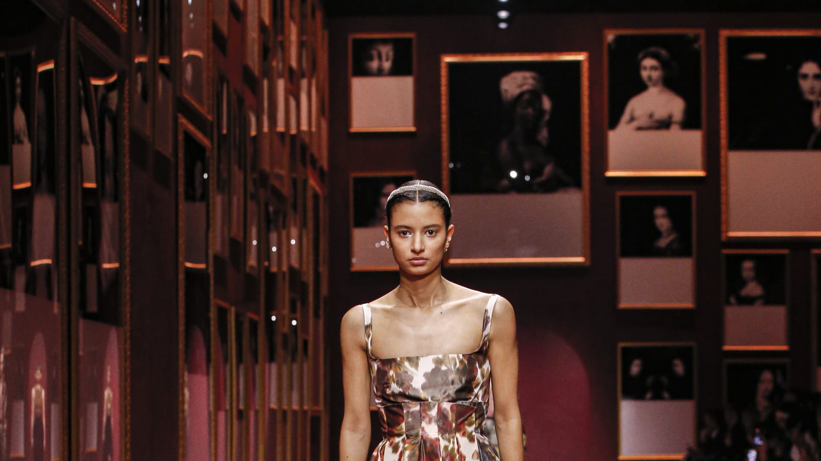 Look 70