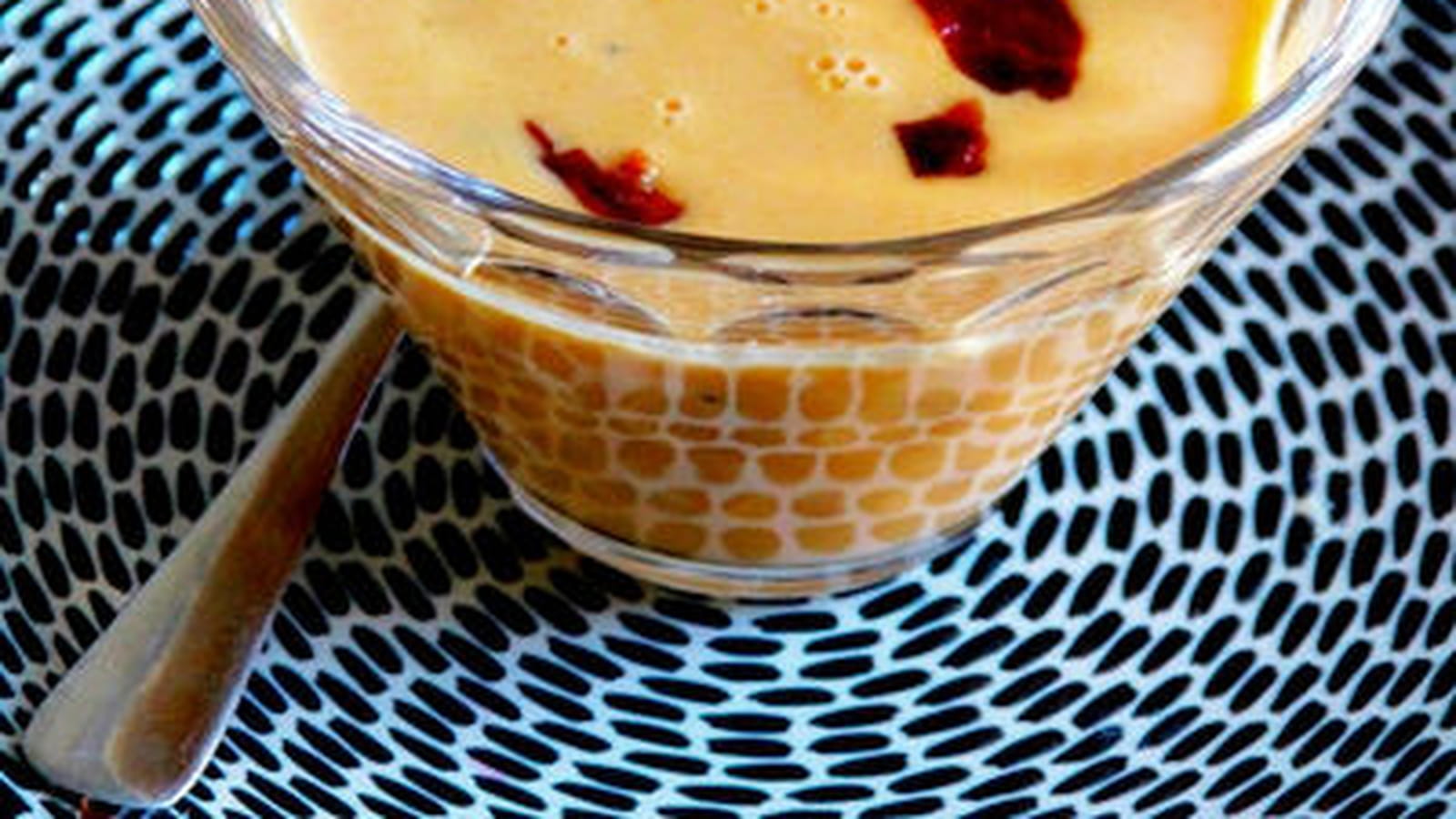 Velouté de butternut aux copeaux de jambon cru