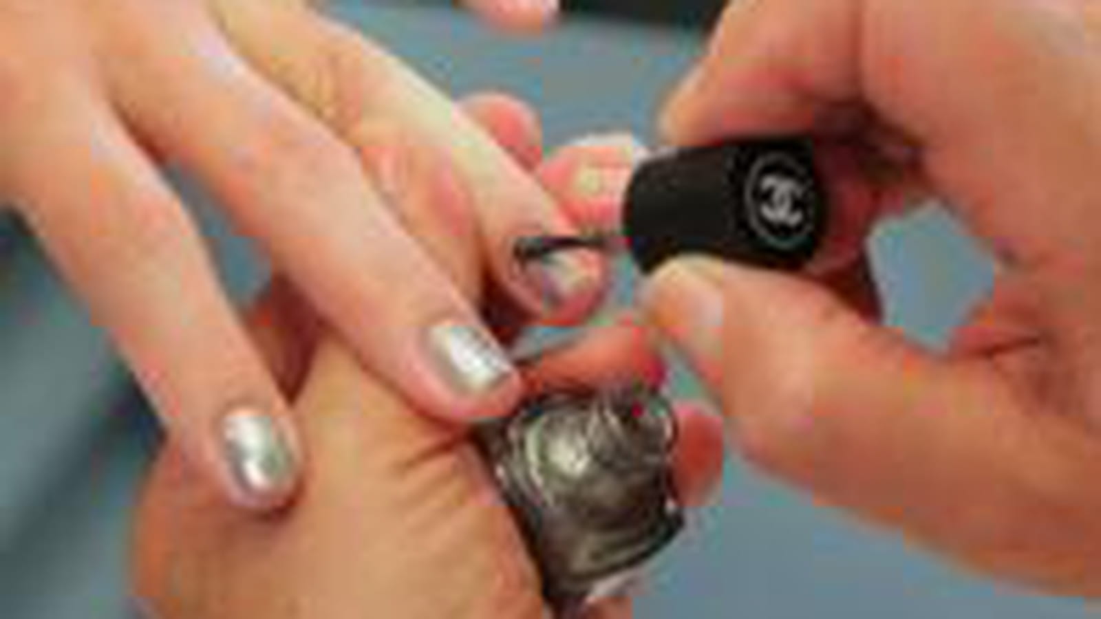 Parfaire l'application du vernis