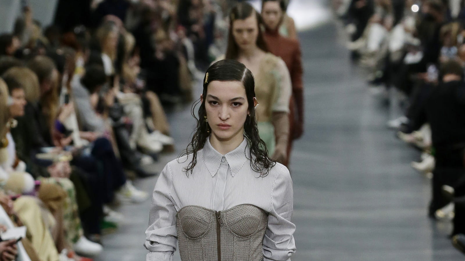Look 19