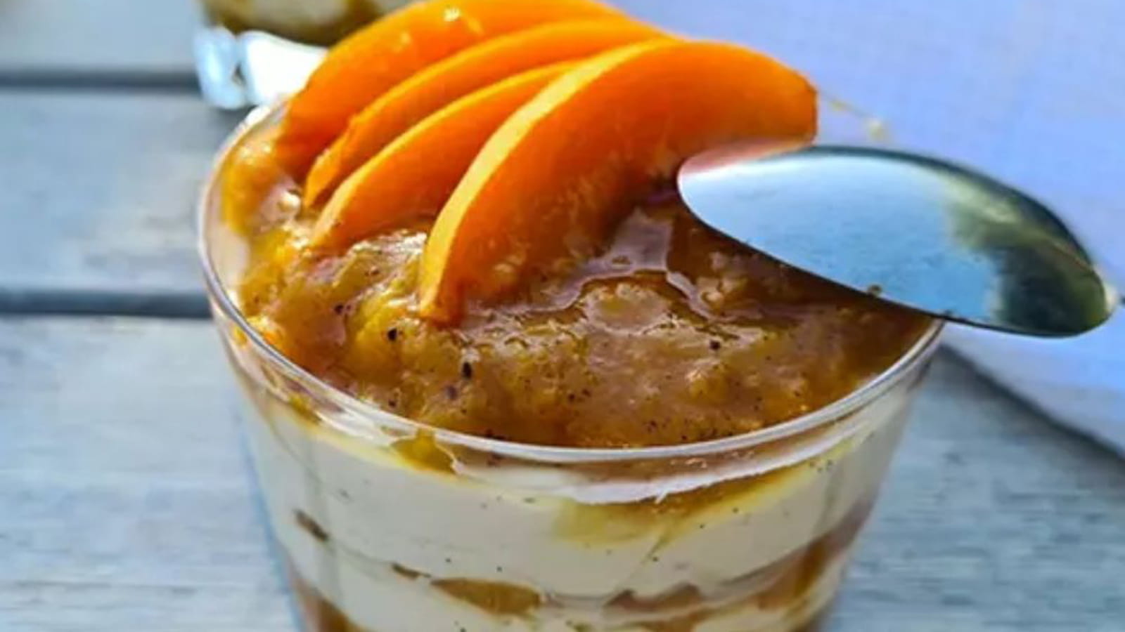 Mousse délicatement vanillée aux abricots