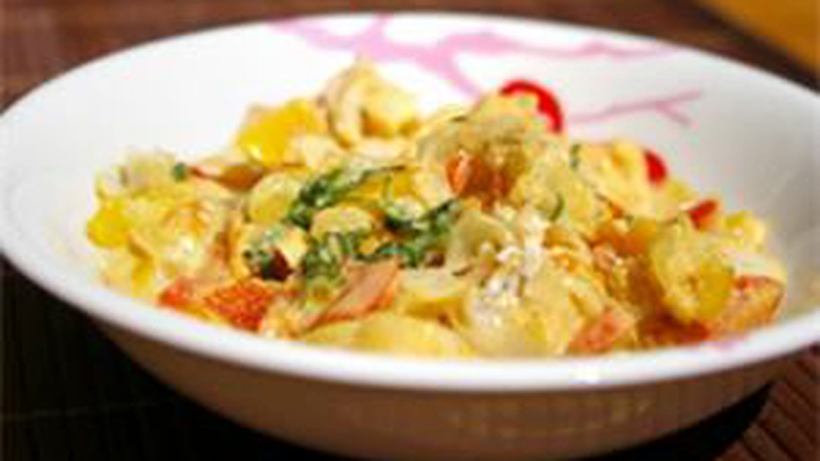 Curry de lotte au lait de coco et aux poivrons