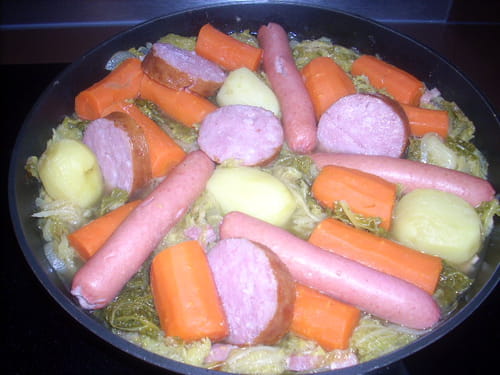 Chou vert et saucisse de Morteau
