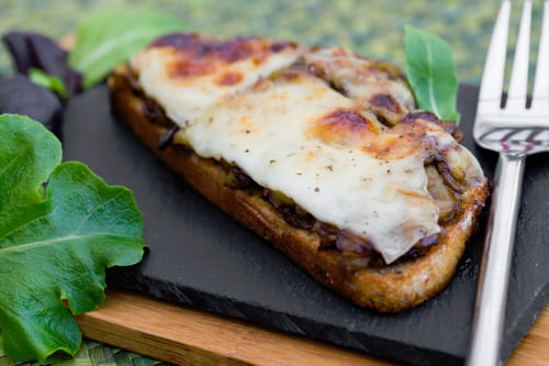 Tartines d'aubergine et de Brocciu