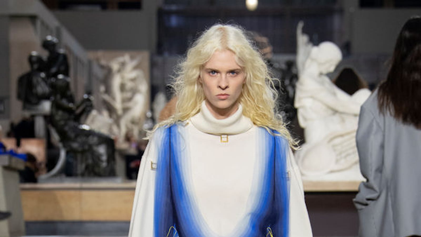 Look 32