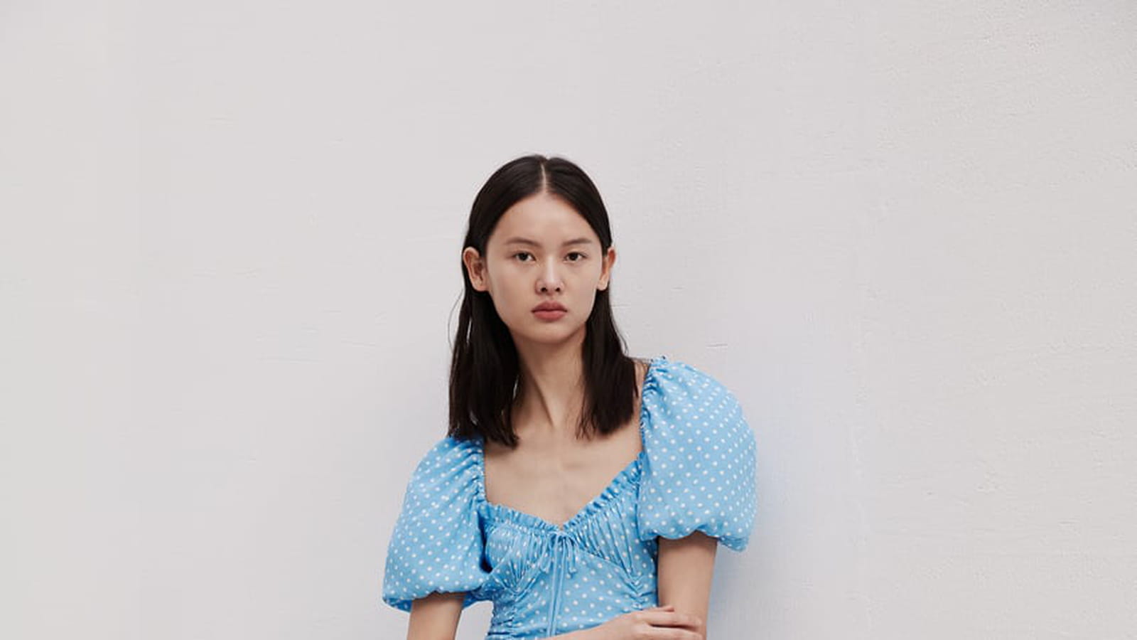 Robe drapée à pois