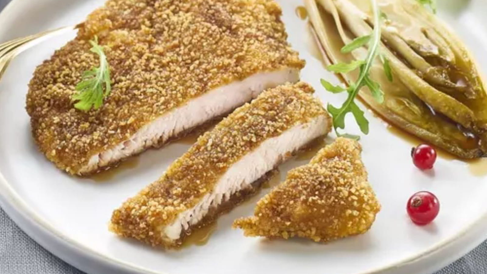 Escalope de dinde bio Nature de France®, chapelure de pain d’épices et endives braisées