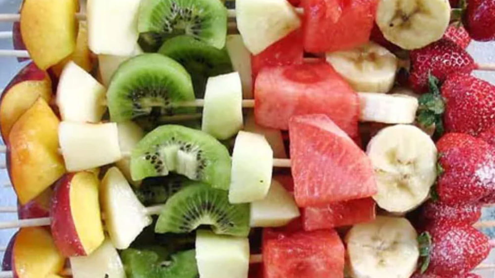 Brochettes de fruits frais