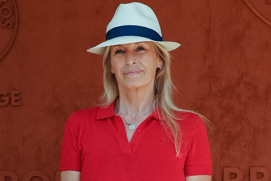 Estelle Lef&eacute;bure, naturelle avec son blush nude