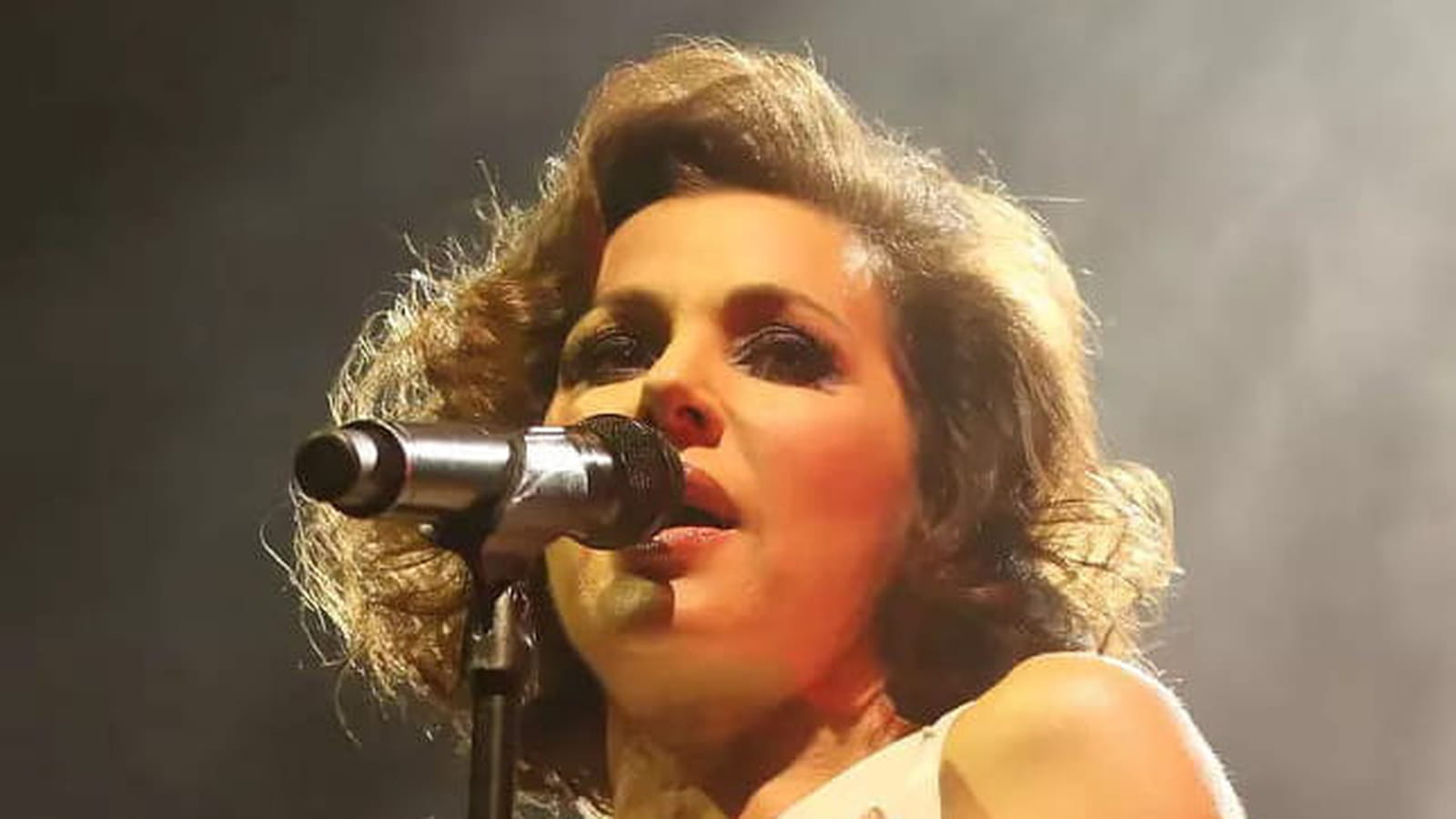 Tina Arena