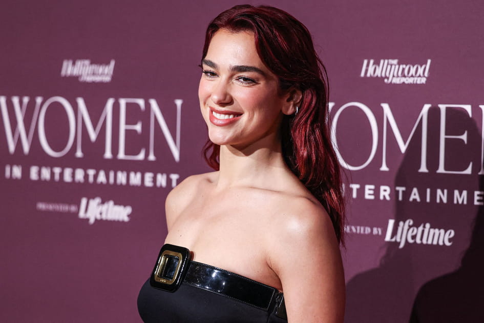 La coloration Cherry Coke de Dua Lipa