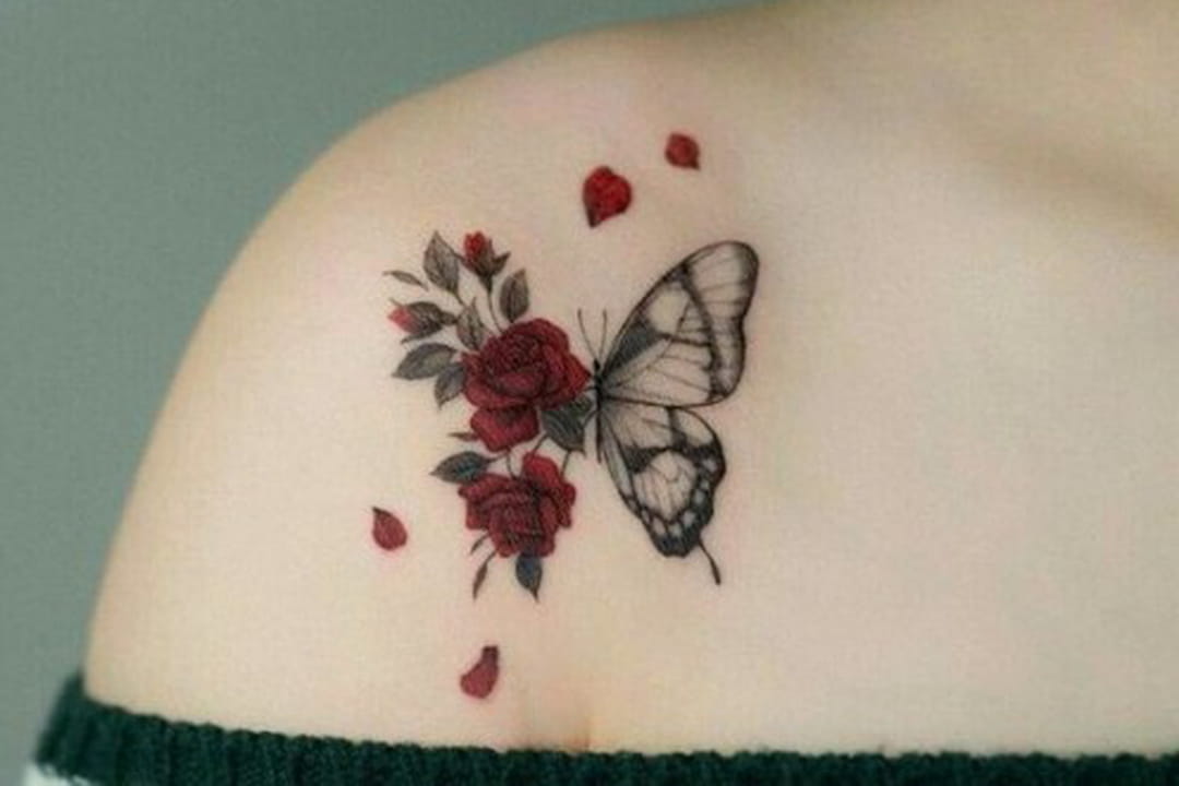 Papillon fleur dans le dos
