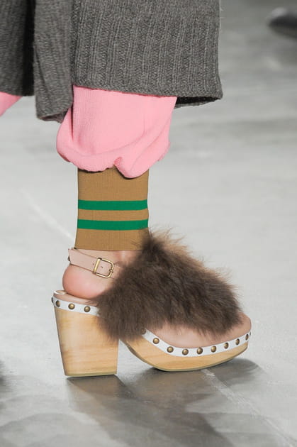 Le sabot fourrure du d&eacute;fil&eacute; A Detacher