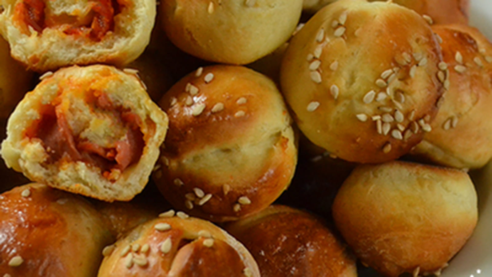 Pain au lait de notre enfance salé au sésame et chorizo