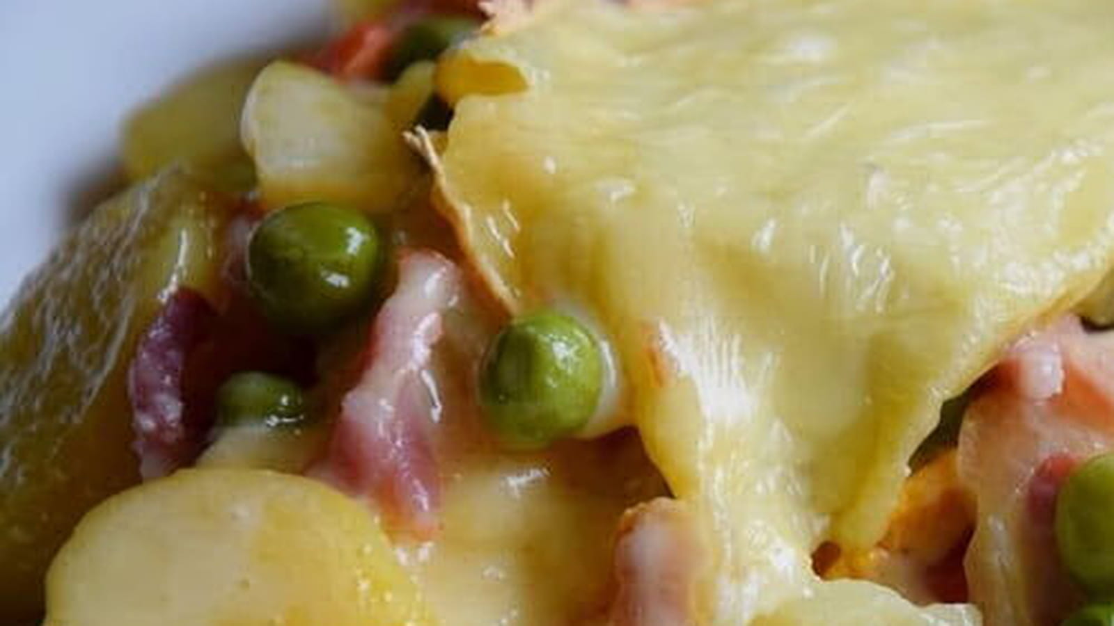 Tartiflette aux petits pois et tomates