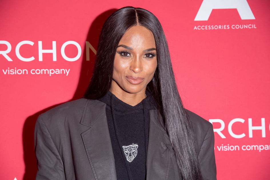 Ciara est classique en brune