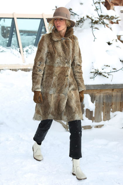 Sandrine Kiberlain en manteau en fourrure