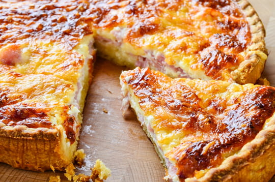 &quot;Le m&ecirc;me go&ucirc;t en 7&nbsp;fois moins gras&quot; - dans sa quiche lorraine, une di&eacute;t&eacute;ticienne remplace les lardons par &ccedil;a