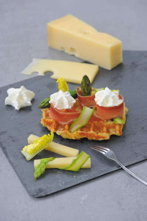 Gaufre de pommes de terre, crème d’Emmentaler AOC suisse à la noisette