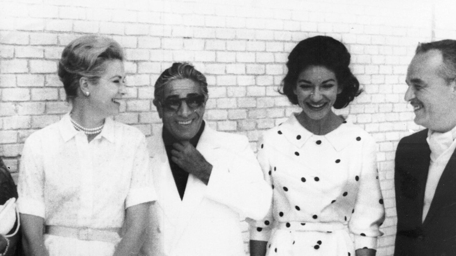 Toutes dents dehors avec Grace Kelly, le prince Rainier III et Aristote Onassis