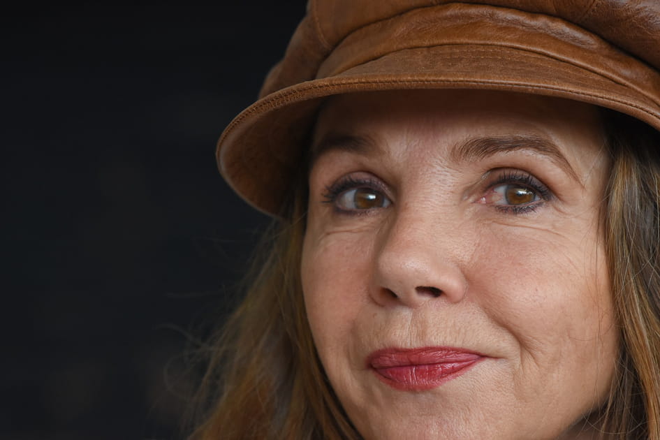 Les yeux cercl&eacute;s de kh&ocirc;l de Victoria Abril