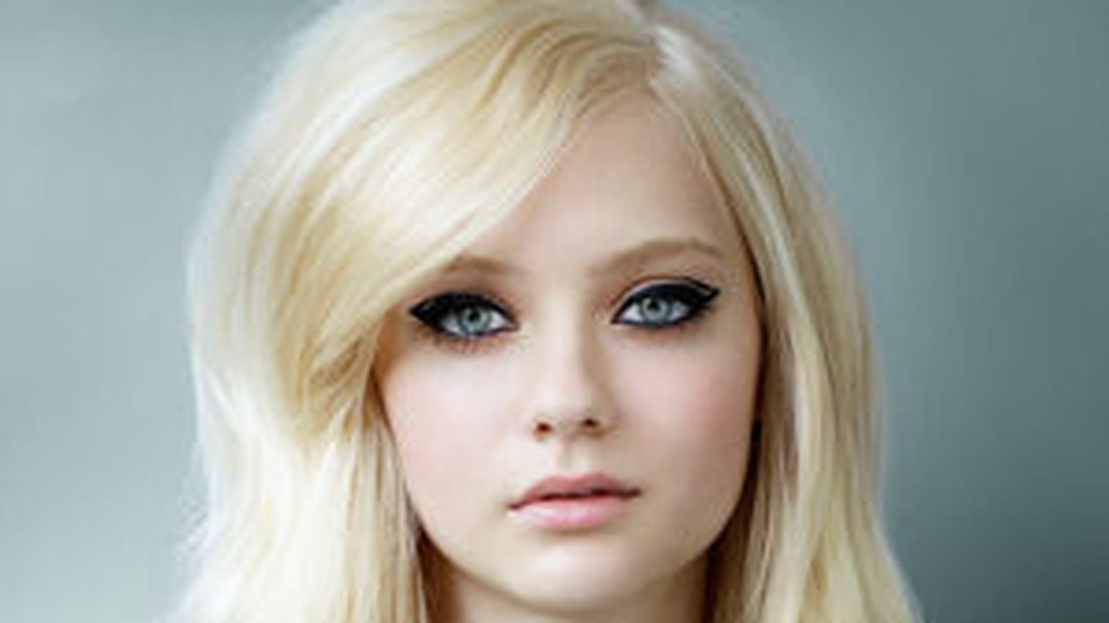 Coloration blond platine de Schwarzkopf