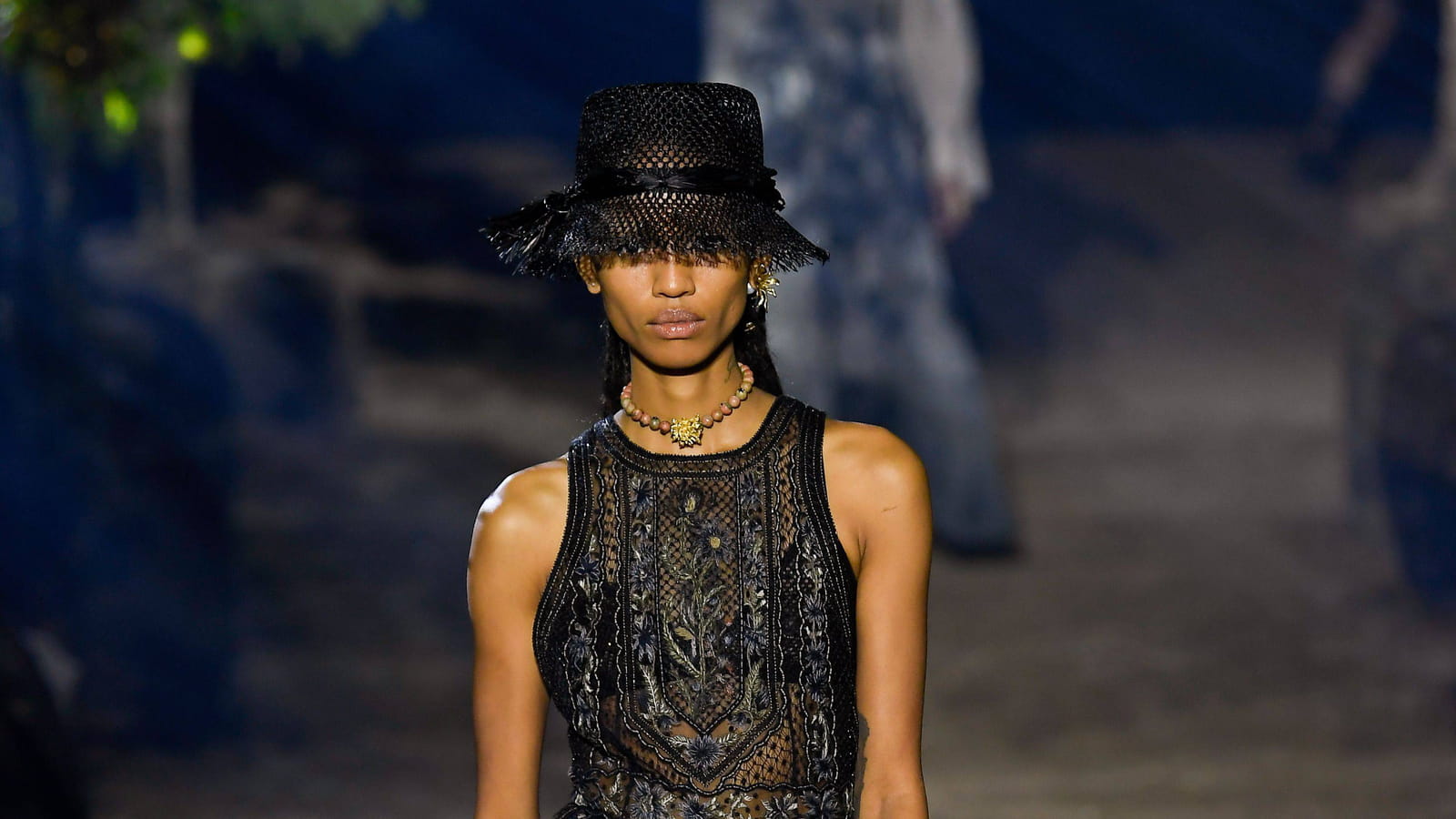 Look 80