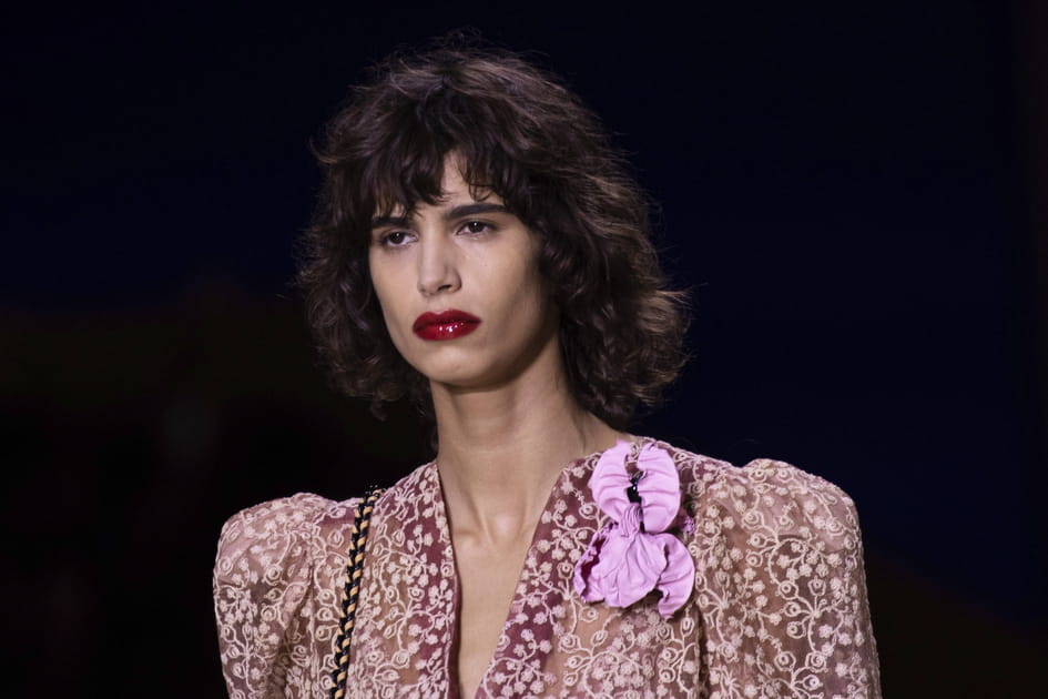 Le rouge &agrave; l&egrave;vres rouge laqu&eacute; effet vinyle