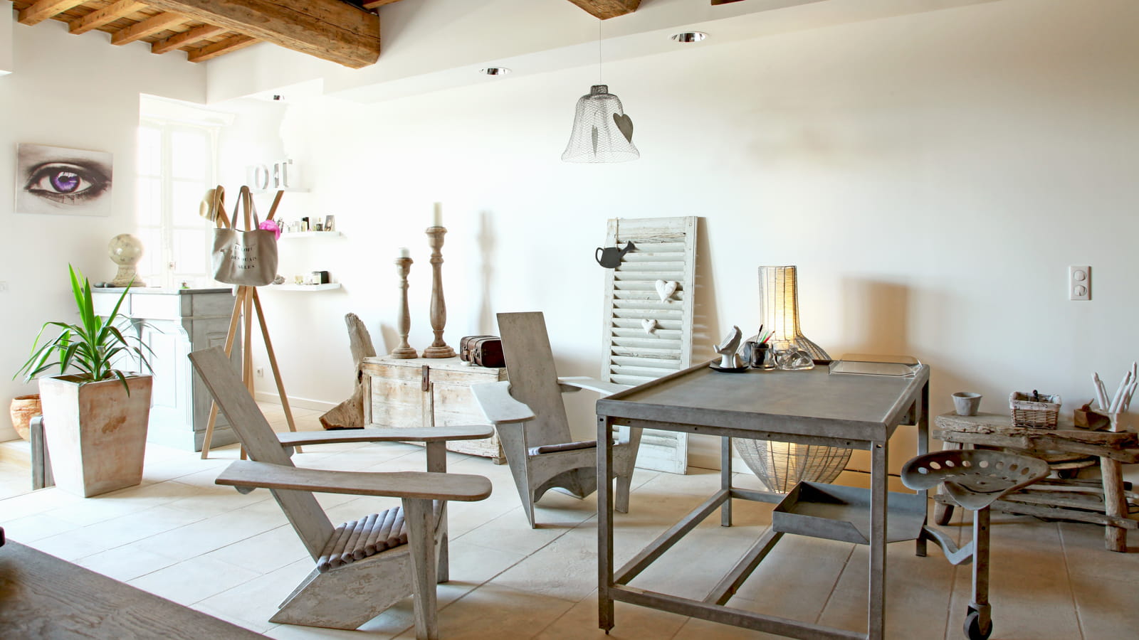 Salon blanc patiné