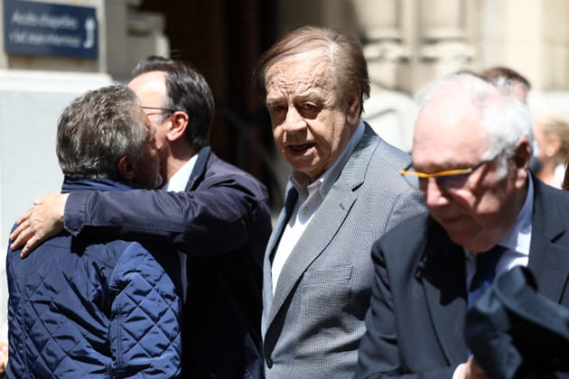 Obsèques de Daniel Bilalian : Daniel Lauclair, aperçu devant l'église Saint-Pierre