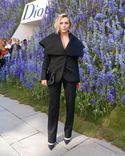 Elisabeth Olsen au d&eacute;fil&eacute; Christian Dior