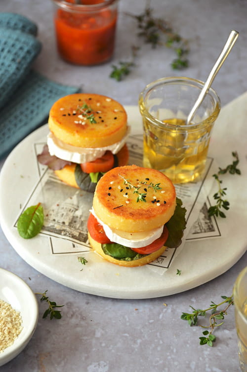 Burgers de polenta chèvre, miel et thym