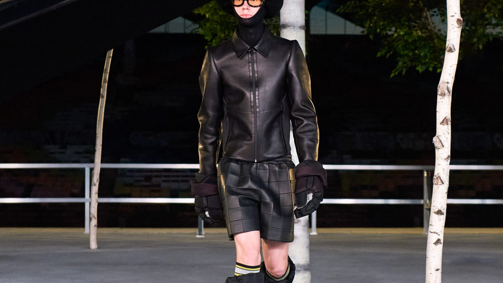 Look 10