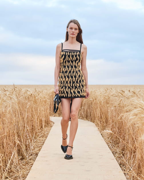 D&eacute;fil&eacute; Jacquemus printemps-&eacute;t&eacute; 2021, passage 46