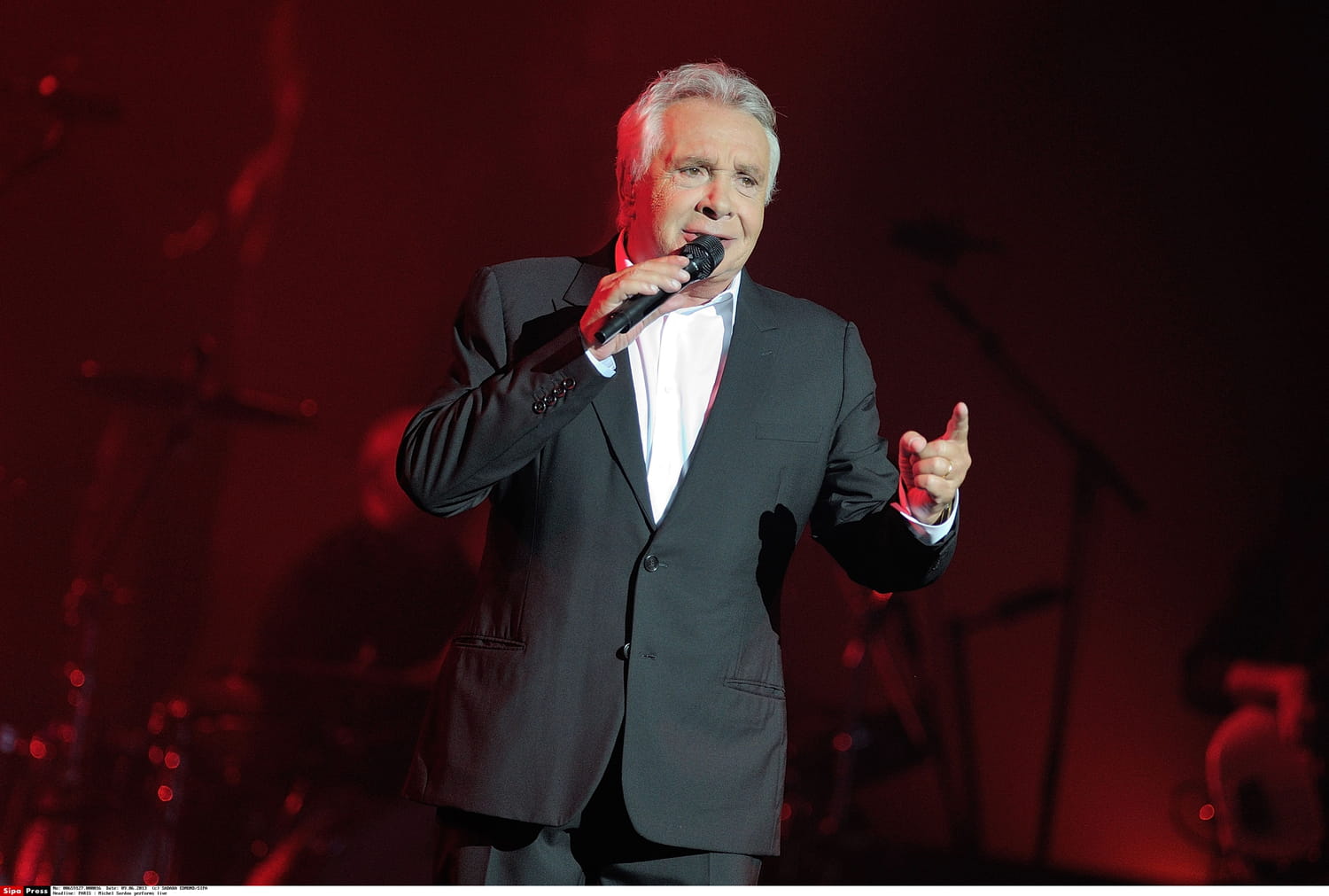 Michel Sardou : fini la musique, il entre en politique... pour les animaux